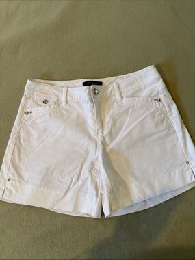 White House Black Market White Women's Casual Shorts